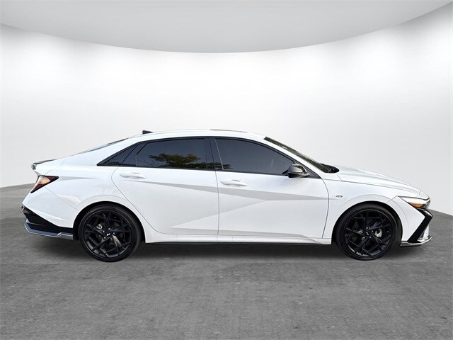 2024 Hyundai Elantra N Line photo 3