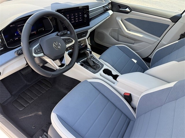2025 Volkswagen Jetta 1.5T SE photo 4