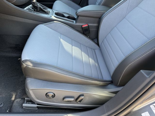 2025 Volkswagen Jetta SE - Photo 7