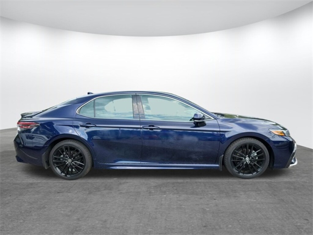 Used 2022 Toyota Camry Hybrid XSE Sedan