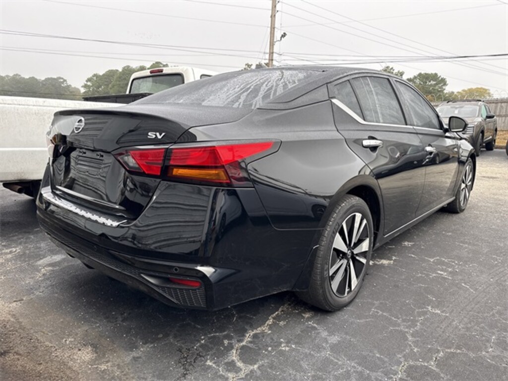 Used 2022 Nissan Altima 2.5 SV Sedan