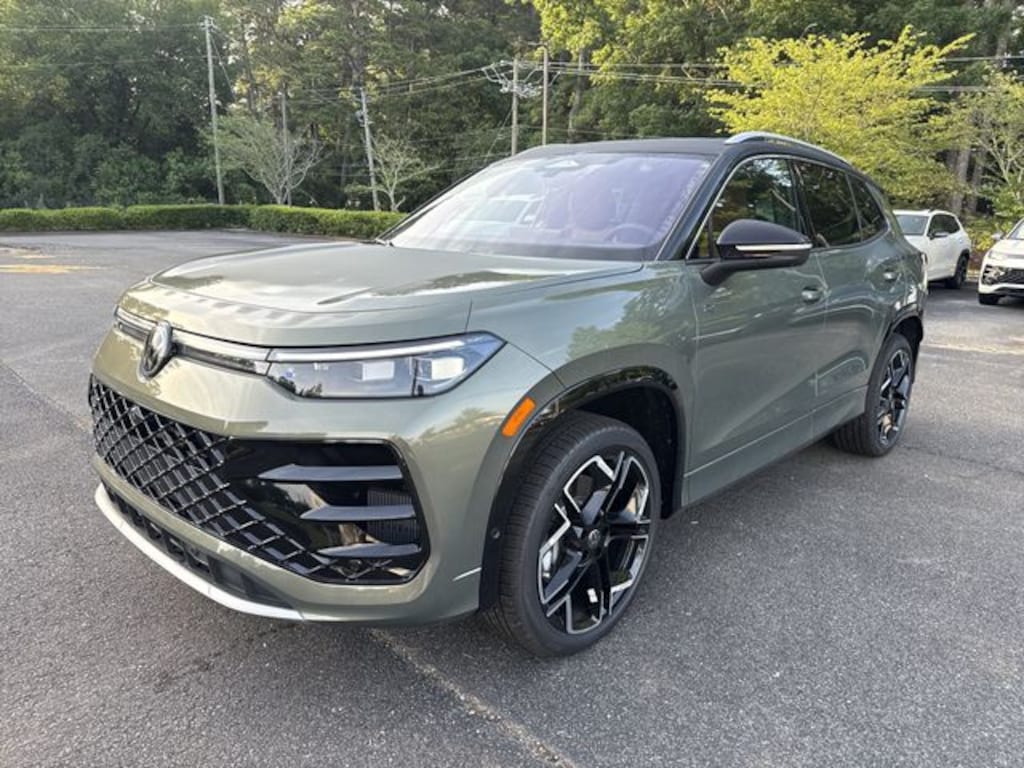 New 2026 Volkswagen Tiguan SEL R-Line Turbo SUV