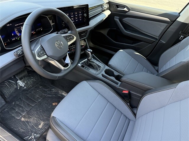 2025 Volkswagen Jetta 1.5T SE photo 4