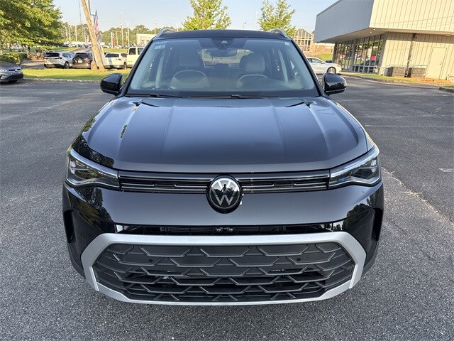 2025 Volkswagen Taos SE photo 2