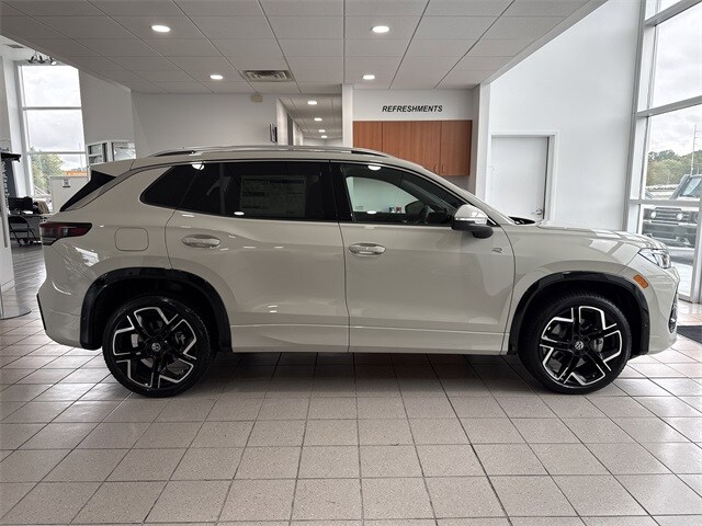 2026 Volkswagen Tiguan SEL R-Line photo 3