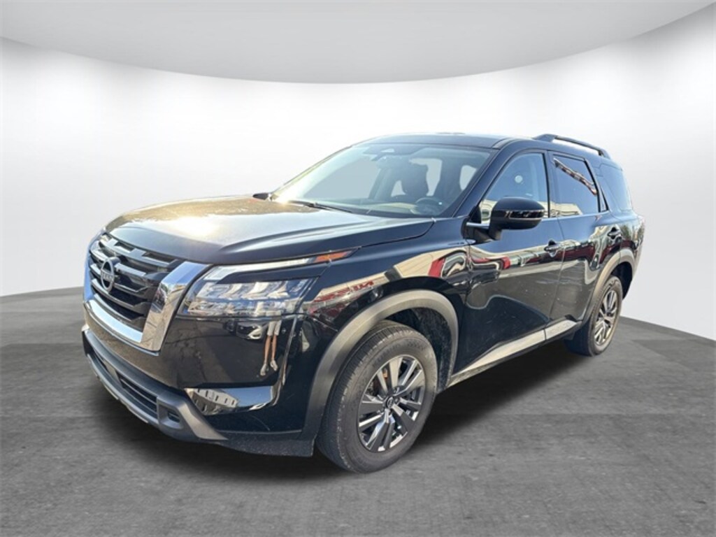 Used 2025 Nissan Pathfinder SV SUV