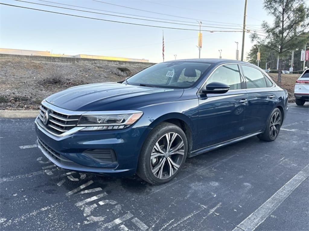 Used 2022 Volkswagen Passat 2.0T SE Sedan