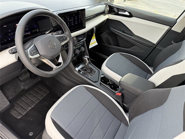 2025 Volkswagen Taos S photo 3
