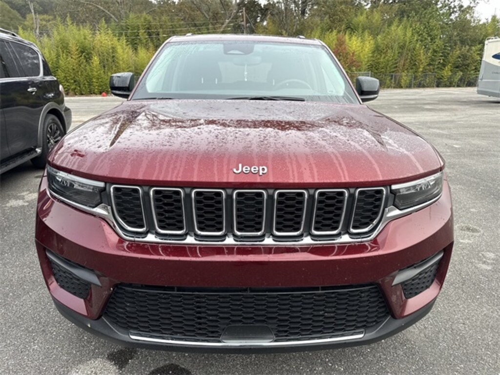 Used 2023 Jeep Grand Cherokee Laredo SUV