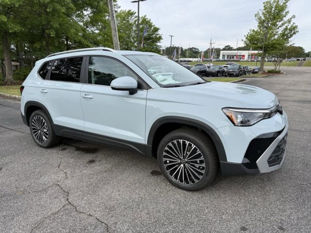 New 2026 Volkswagen Taos 1.5T SE SUV