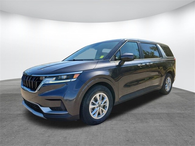 2023 Kia Carnival LX photo 2