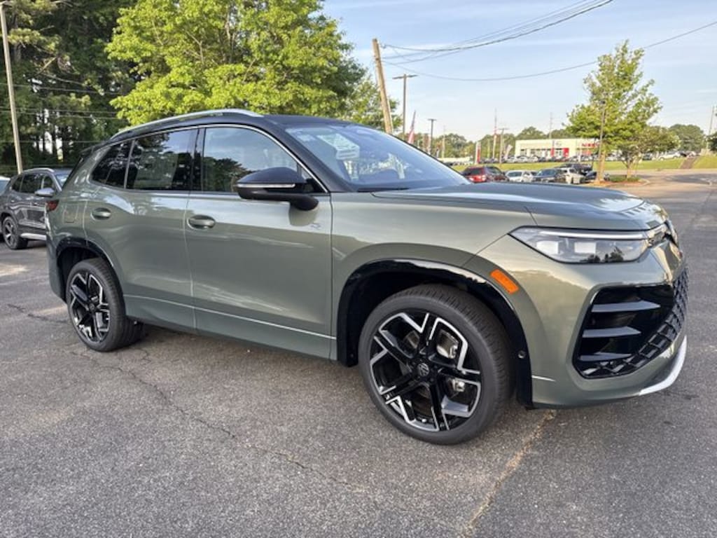 New 2026 Volkswagen Tiguan SEL R-Line Turbo SUV