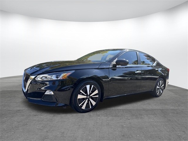 2022 Nissan Altima 2.5 SV photo 2