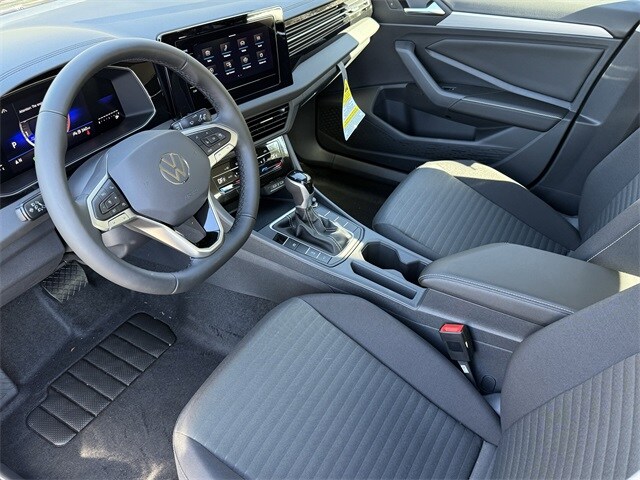 2025 Volkswagen Jetta 1.5T S photo 4