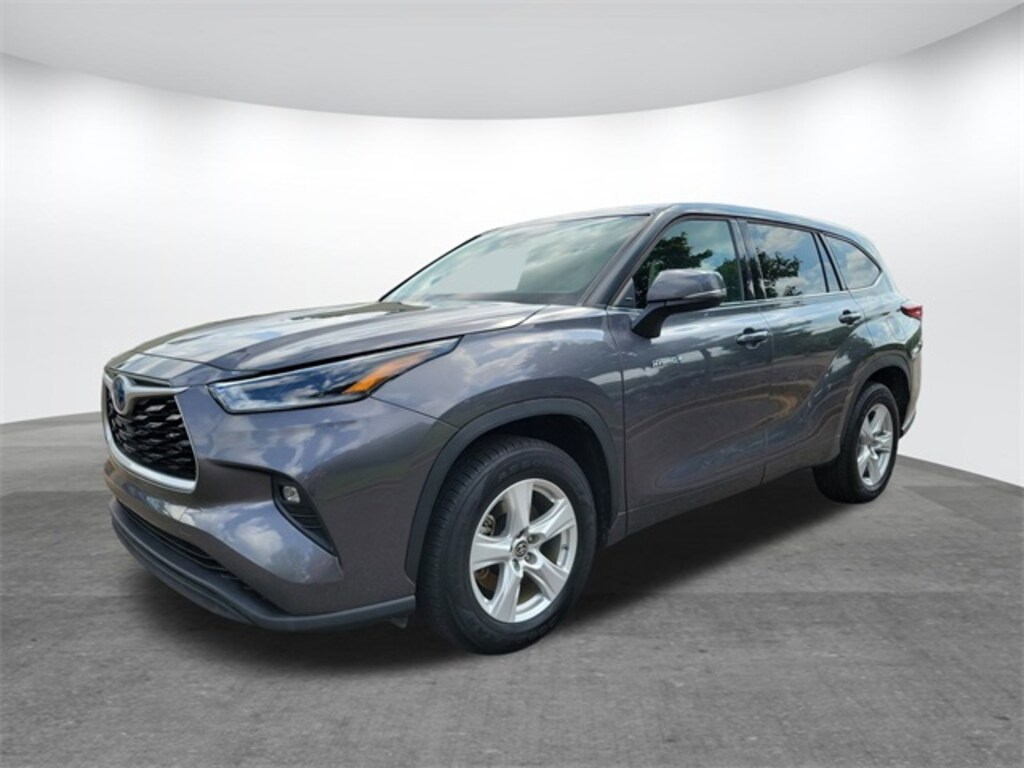 Used 2021 Toyota Highlander Hybrid LE SUV
