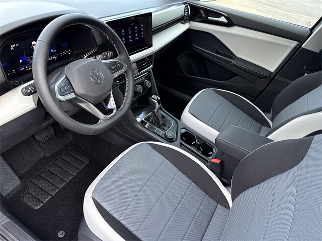 2025 Volkswagen Taos S photo 2