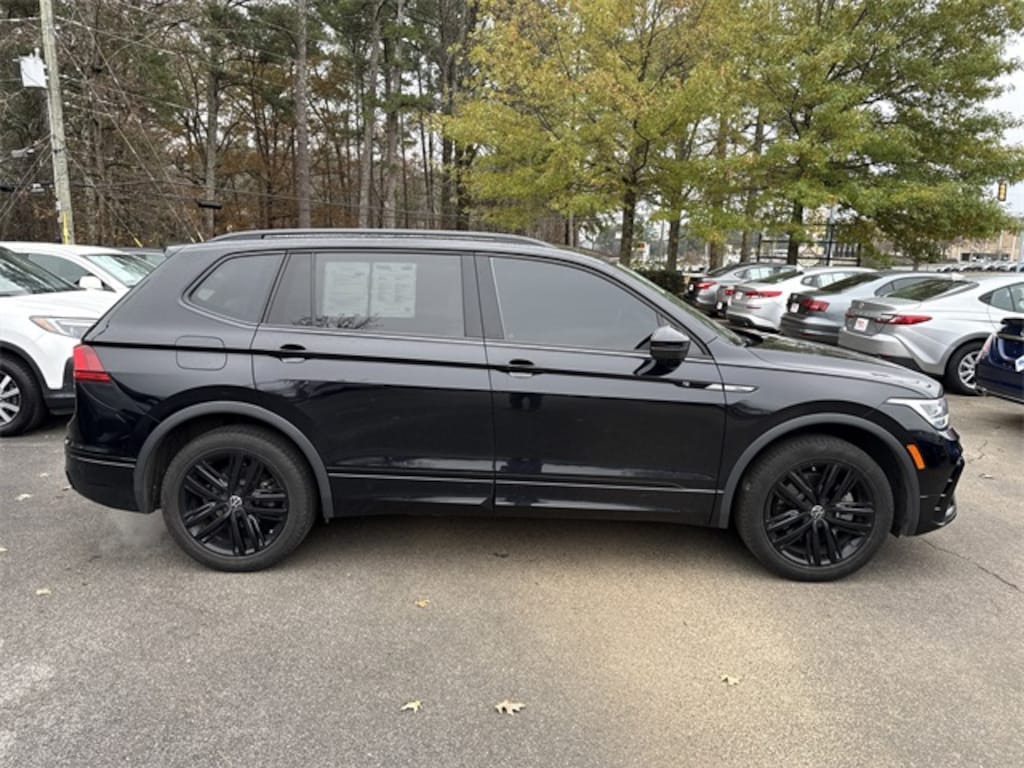 Used 2022 Volkswagen Tiguan 2.0T SE R-Line Black SUV