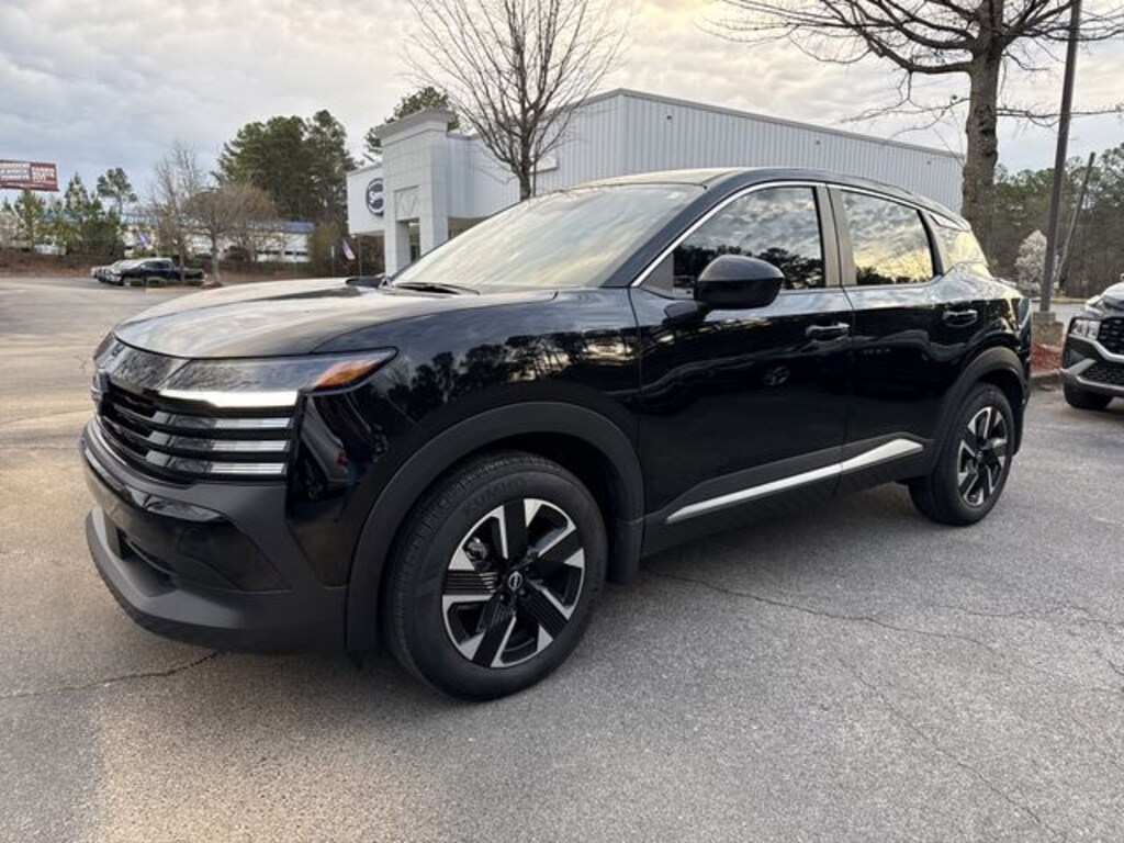 Used 2025 Nissan Kicks SV SUV