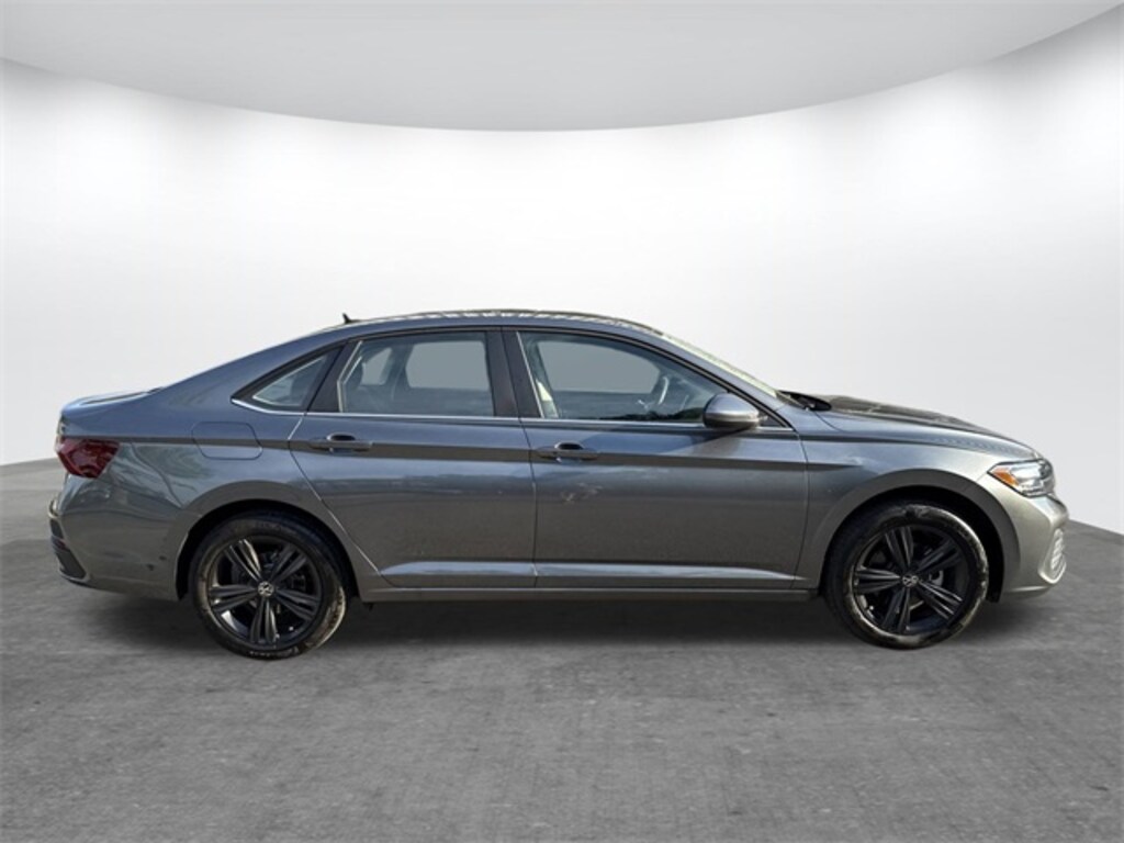 Used 2023 Volkswagen Jetta 1.5T SE Sedan