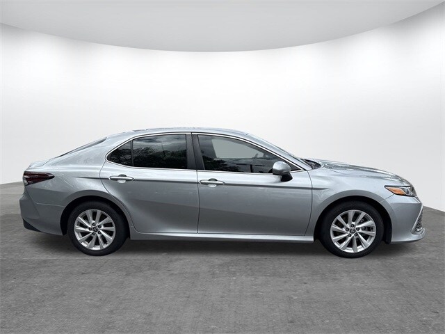 2023 Toyota Camry LE photo 2