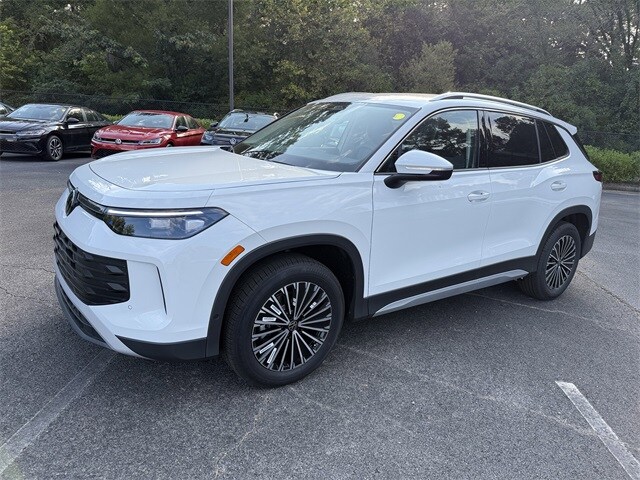 2025 Volkswagen Tiguan S photo 2