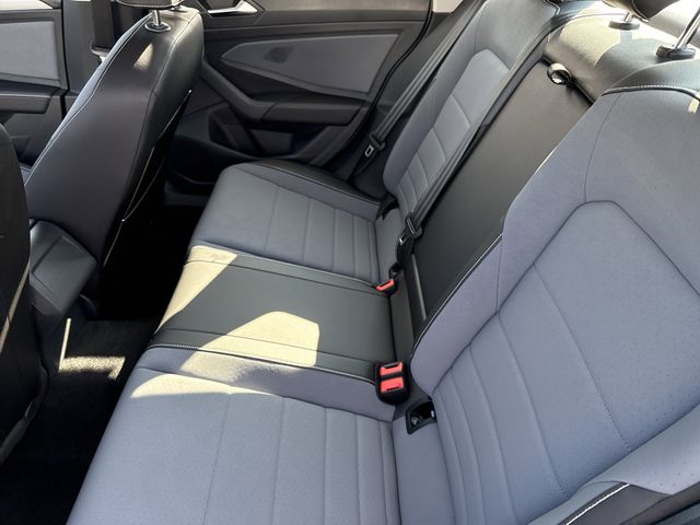 2025 Volkswagen Jetta SE - Photo 10