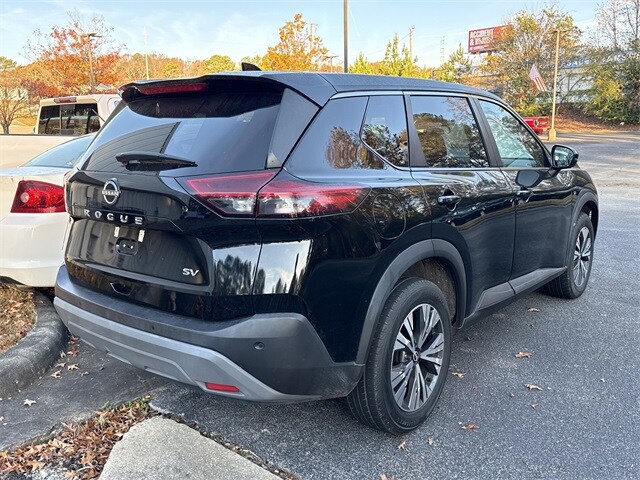 2022 Nissan Rogue SV photo 2