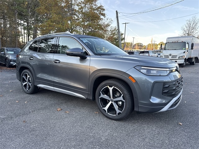 2026 Volkswagen Tiguan SE's photo