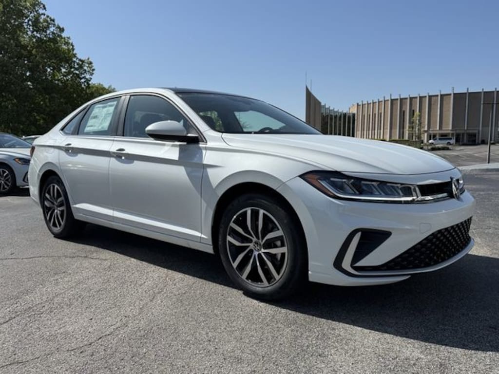 New 2025 Volkswagen Jetta 1.5T SE Sedan