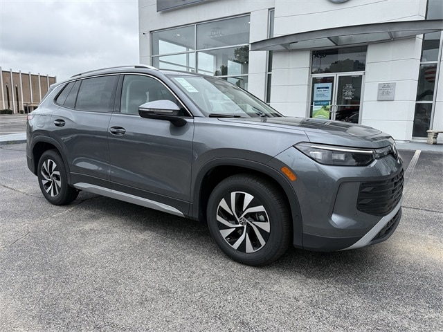 2026 Volkswagen Tiguan S's photo