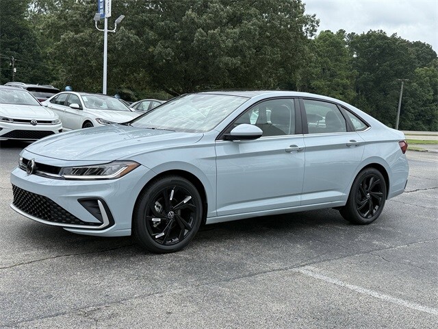 2025 Volkswagen Jetta 1.5T SE photo 3