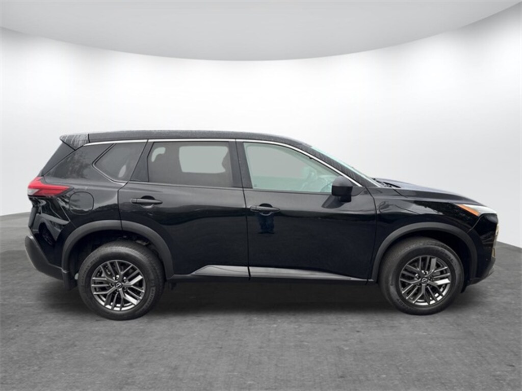 Used 2023 Nissan Rogue S SUV