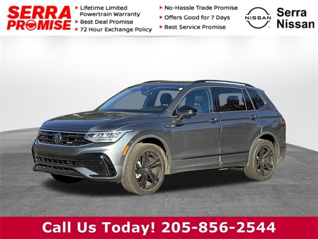2023 Volkswagen Tiguan SE R-LINE BLACK's photo