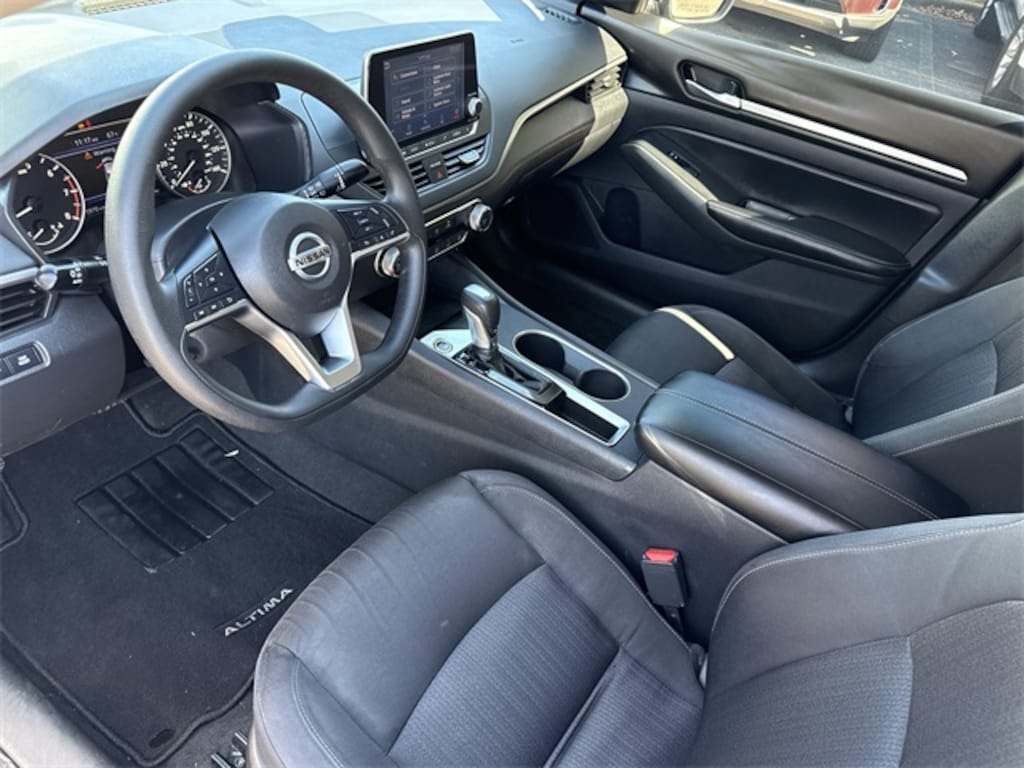 Used 2022 Nissan Altima 2.5 SV Sedan
