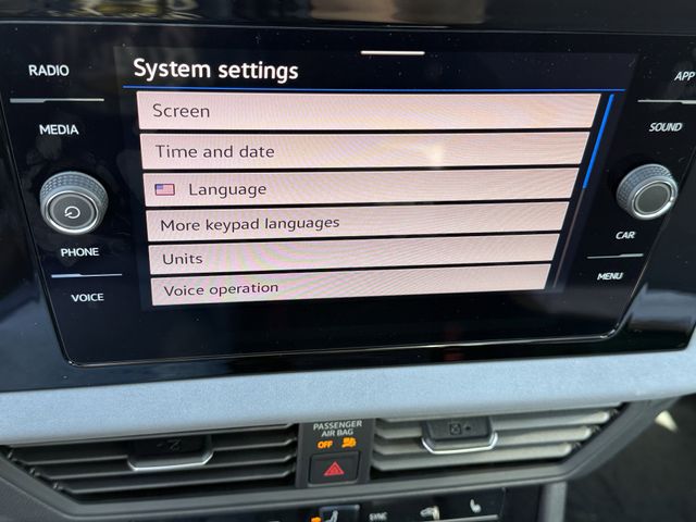 2025 Volkswagen Jetta SE - Photo 18