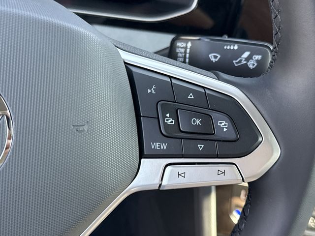 2025 Volkswagen Jetta SE - Photo 14