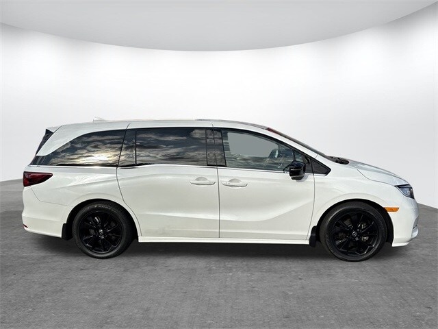 2023 Honda Odyssey Sport photo 3