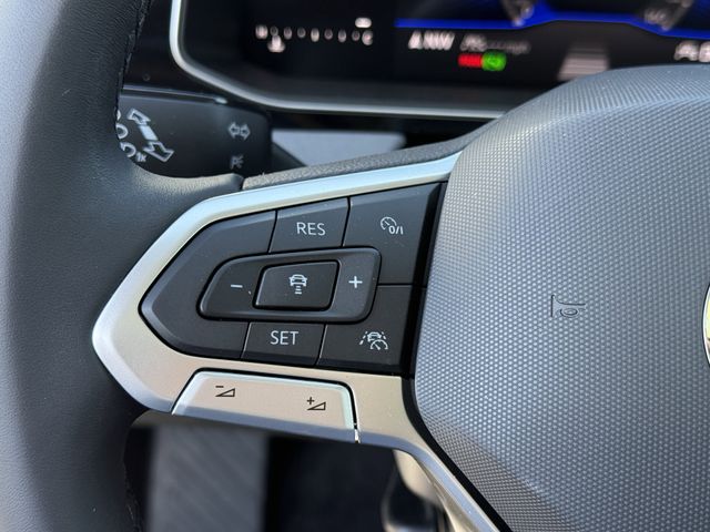 2025 Volkswagen Jetta SE - Photo 13