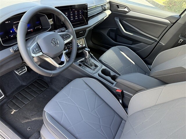 2026 Volkswagen Jetta 1.5T Sport photo 4