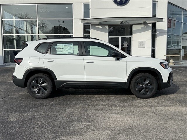 2025 Volkswagen Taos S photo 2