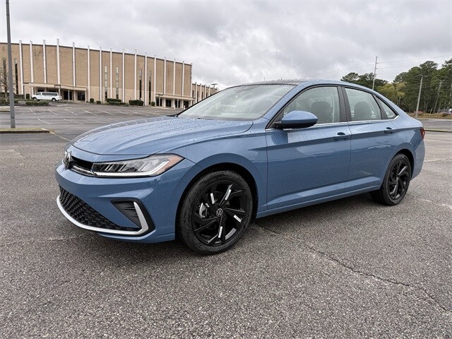 2026 Volkswagen Jetta 1.5T SE photo 2