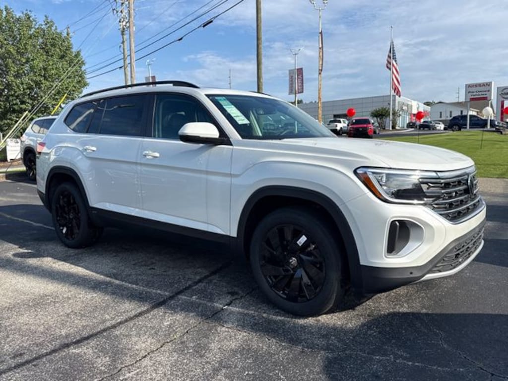 New 2026 Volkswagen Atlas SE w/Technology SUV