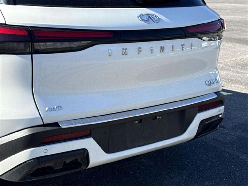 Used 2023 INFINITI QX60 LUXE SUV
