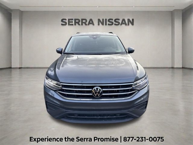 3VVRB7AX8RM105743