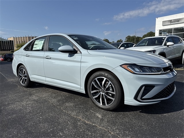 2025 Volkswagen Jetta SE's photo