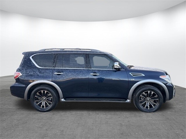 2017 Nissan Armada Platinum photo 3