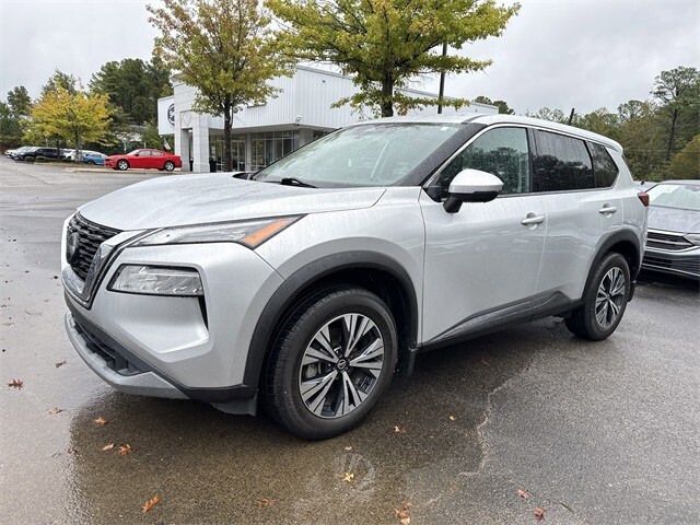 2021 Nissan Rogue SV photo 2