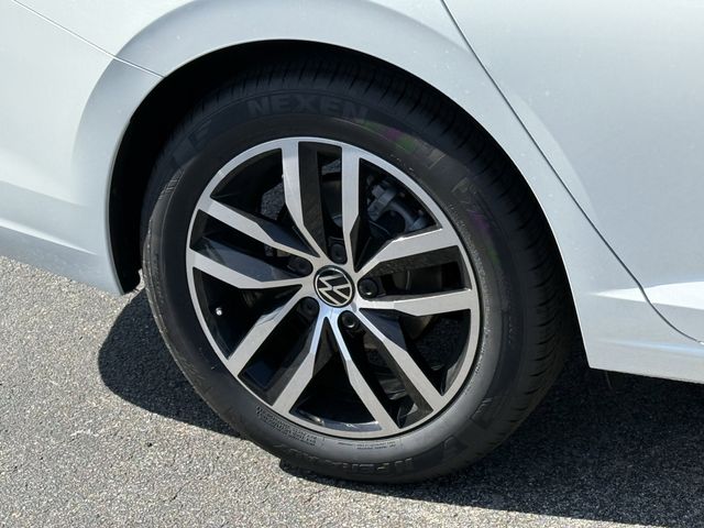 2025 Volkswagen Jetta SE - Photo 27