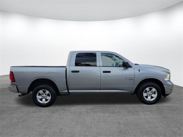 2022 Ram 1500 Classic SLT photo 2