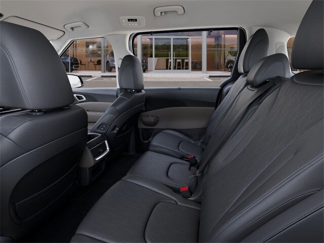 2026 Kia Carnival EX photo 3